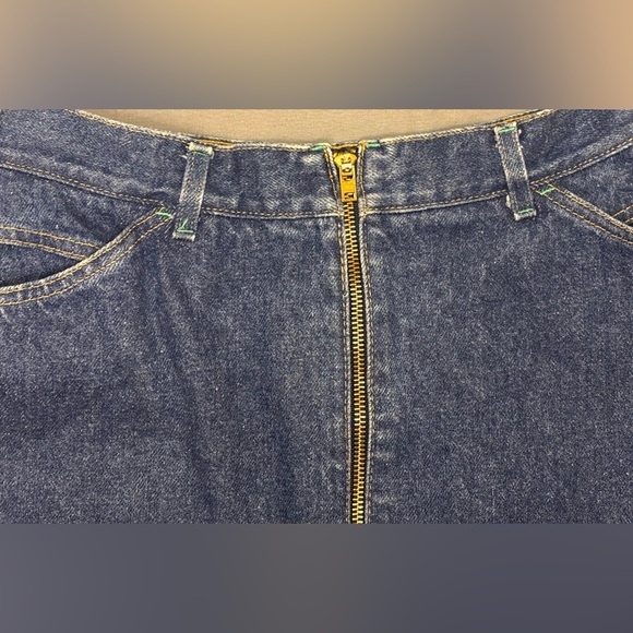 LEE JUNIOR’S VINTAGE DARK WASH DENIM SKIRT FRINT ZIPPER MADE IN USA
SIZE 13 - Picture 8 of 10